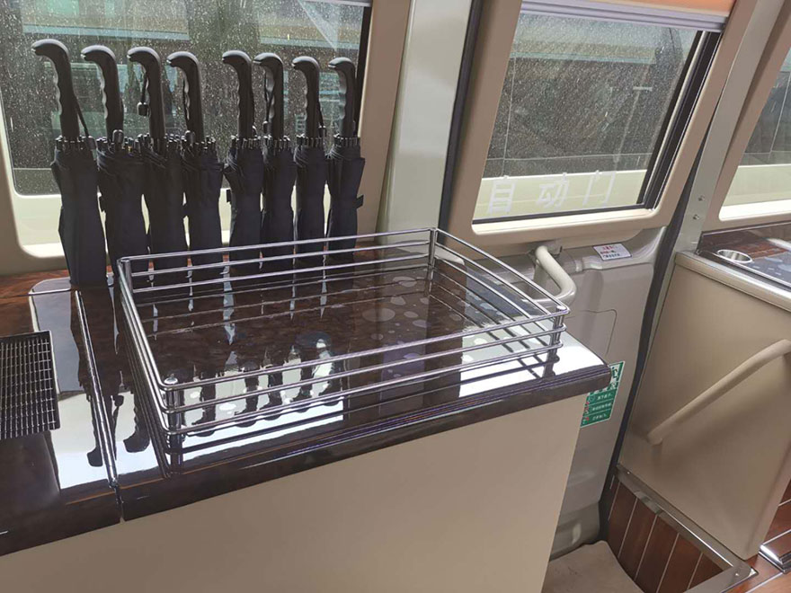 广州南站白云机场出租丰田考斯特双办公台(18座)_广州租车包车用车 首选广州现达租车公司