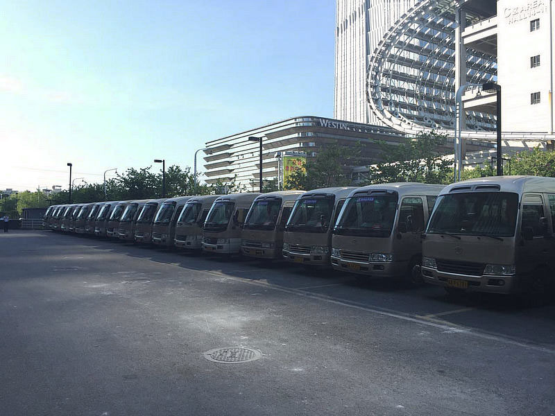 广州丰田豪华中巴车出租包天带司机包车(23座)_广州租车包车用车 首选广州现达租车公司