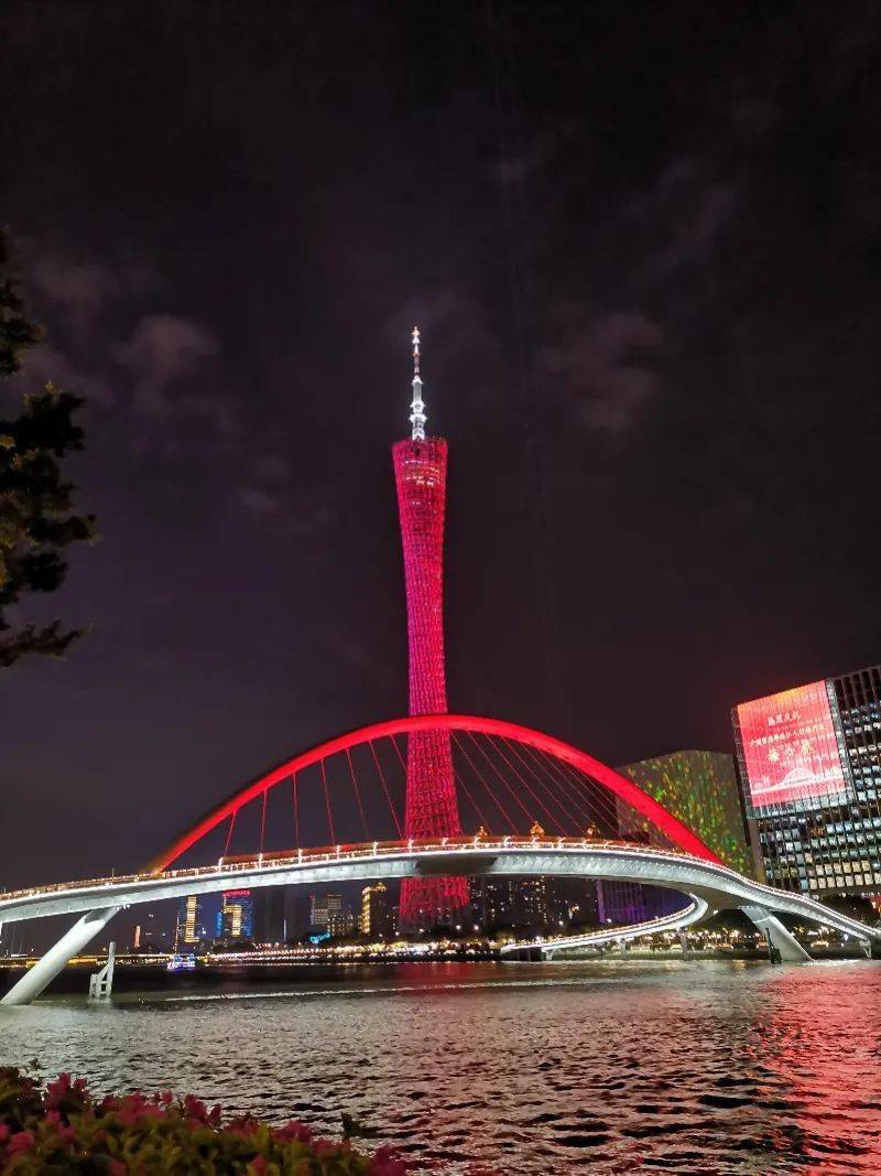 人人人人人!广州网红桥【海心桥】人气爆棚,广州市旅游出租别克商务车包天费用_广州租车包车用车 首选广州现达租车公司