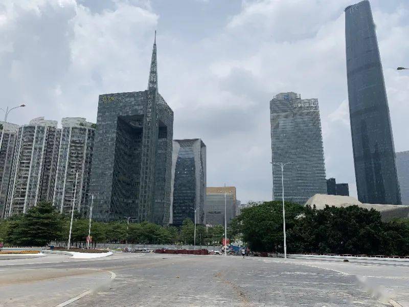 人人人人人!广州网红桥【海心桥】人气爆棚,广州市旅游出租别克商务车包天费用_广州租车包车用车 首选广州现达租车公司