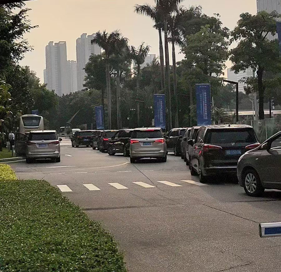 广州庆典活动考斯特中巴别克GL8商务车配带司机自驾包车_广州租车 首选现达汽车租赁公司