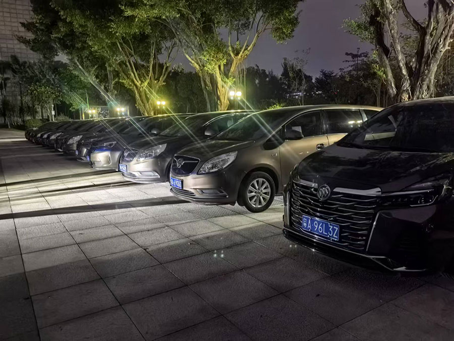 广州庆典活动考斯特中巴别克GL8商务车配带司机自驾包车_广州租车 首选现达汽车租赁公司