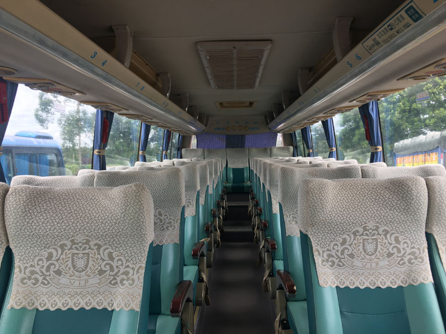 广州旅游哪里有配带司机30多人座大巴客运上下班车出租费用(35座)_广州租车包车用车 首选广州现达汽车租赁公司